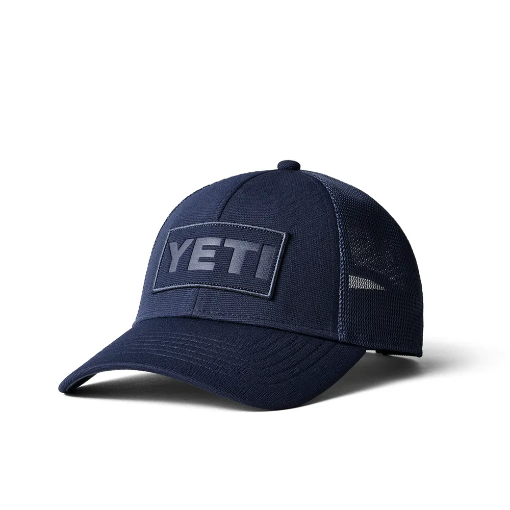 21023005559 GORRA TRUCKER MESH CON PARCHE MARINO MARCA YETI