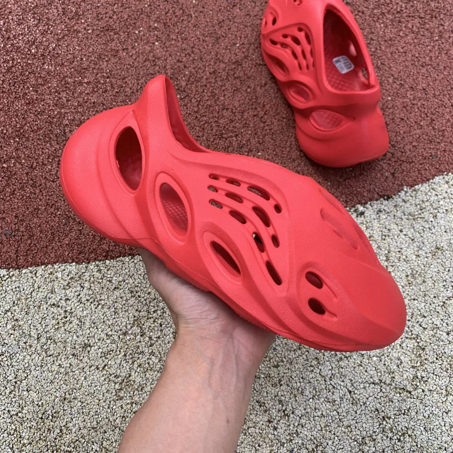 Adidas Yeezy Foam RNNR Vermillion