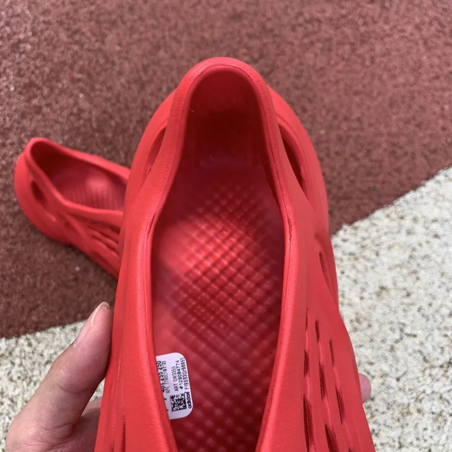 Adidas Yeezy Foam RNNR Vermillion