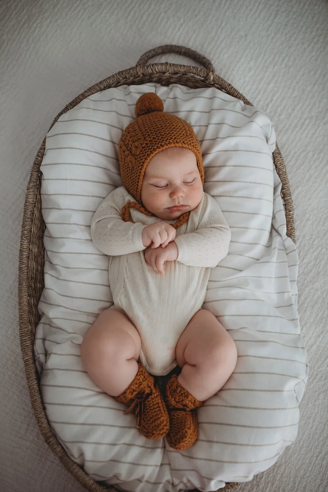 Bronze Merino Wool Bonnet & Booties Set