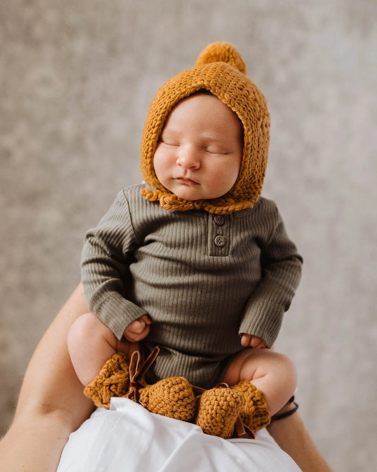 Bronze Merino Wool Bonnet & Booties Set