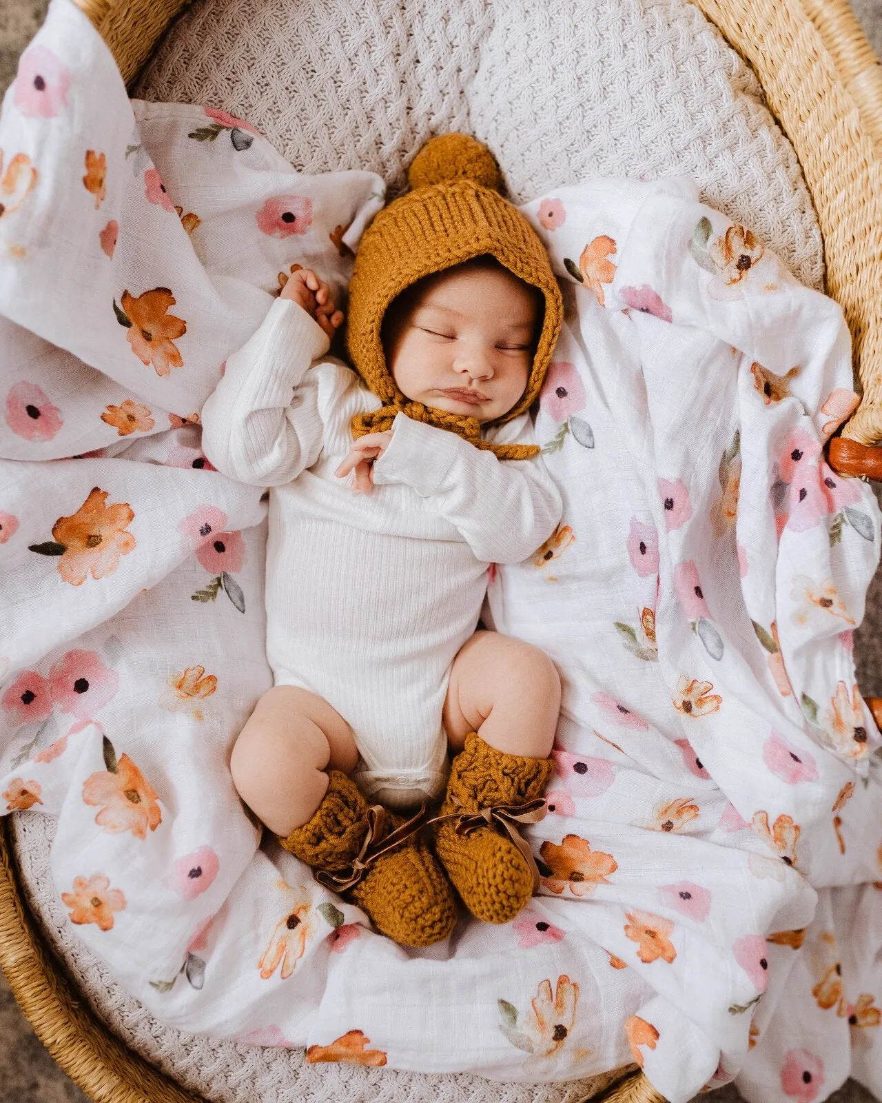 Bronze Merino Wool Bonnet & Booties Set