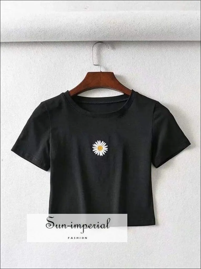 daisy print, florl print, flower printSun-imperial Embroidery Daisy Fit Crop Tee Short Sleeved Slim T-shirt High Street Fashion