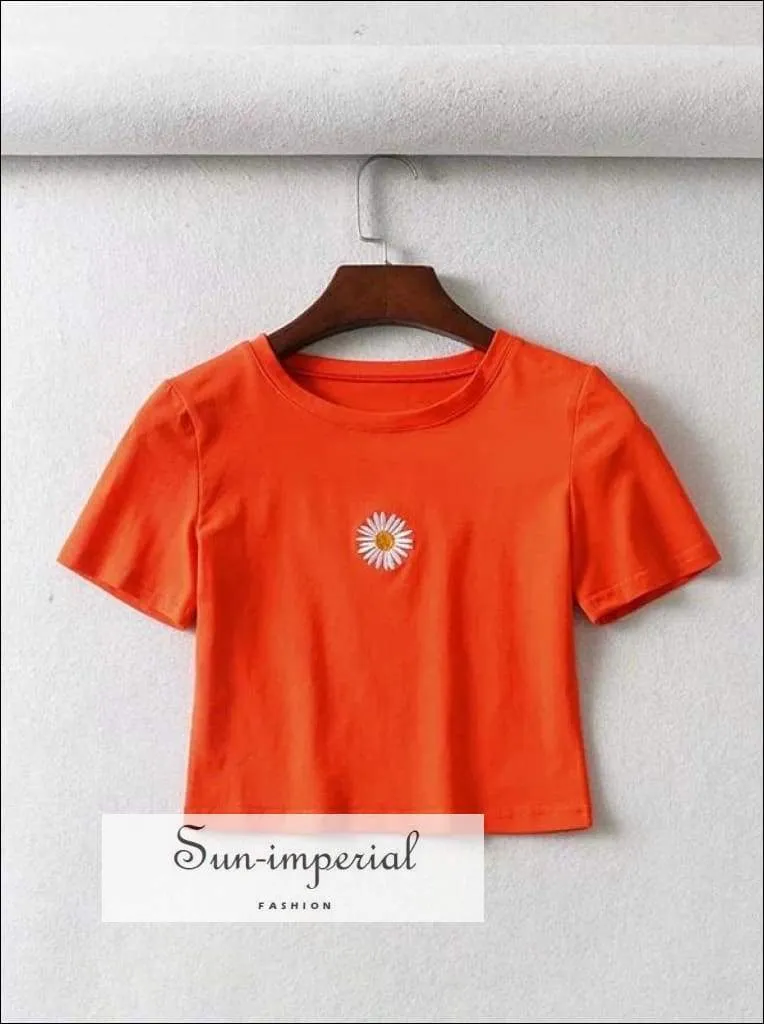 daisy print, florl print, flower printSun-imperial Embroidery Daisy Fit Crop Tee Short Sleeved Slim T-shirt High Street Fashion