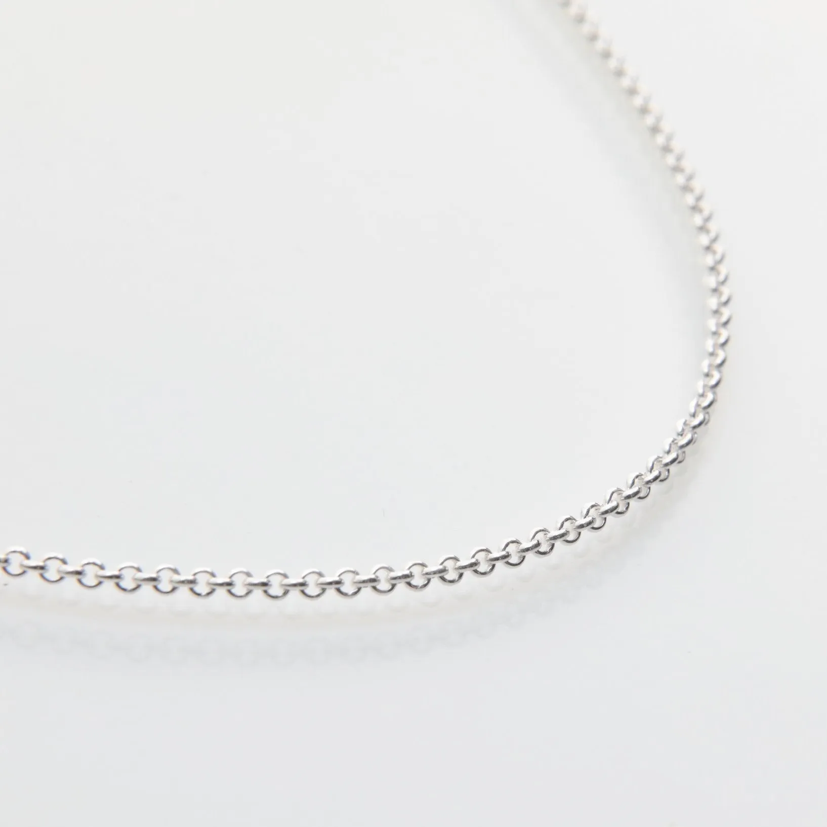 Rolo Style Silver Chain