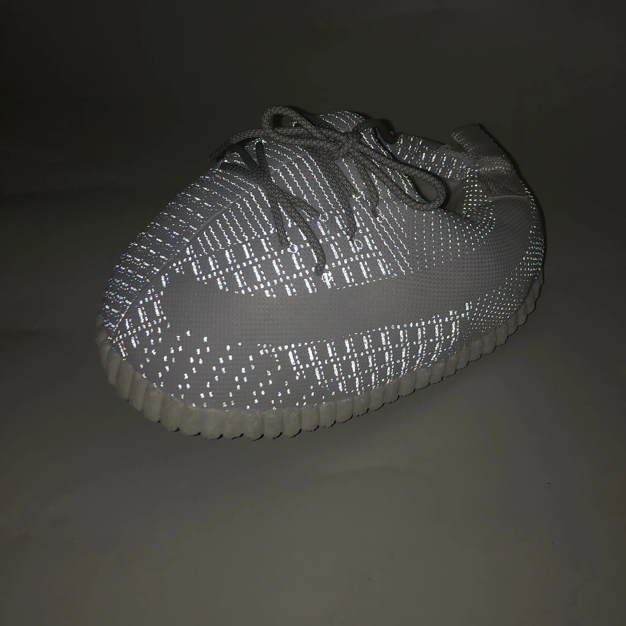 Zapatillas Estar por Casa Yeezy Brillantes